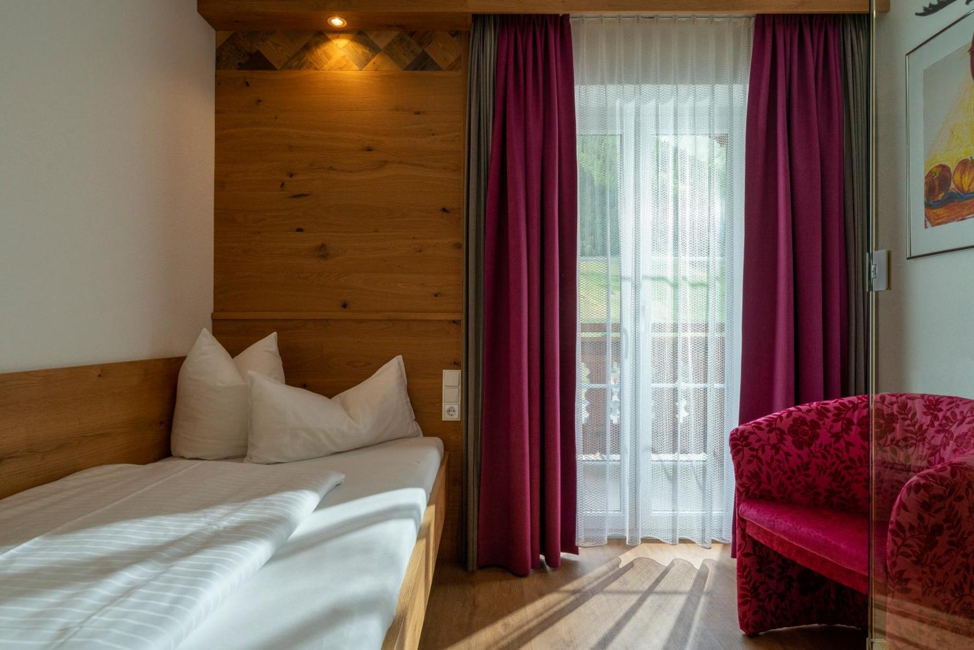 אישגל Alpenhotel Erika מראה חיצוני תמונה