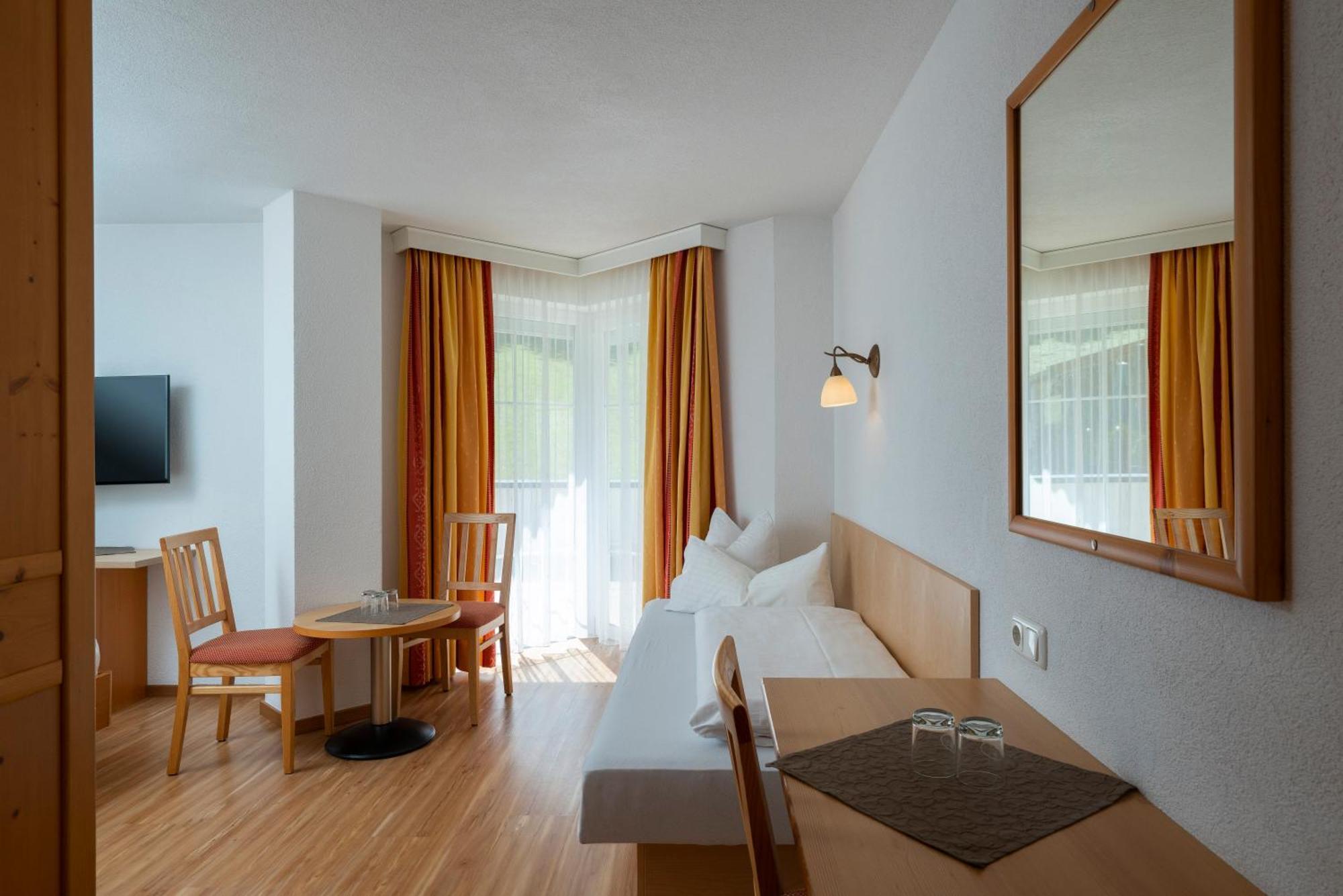 אישגל Alpenhotel Erika מראה חיצוני תמונה