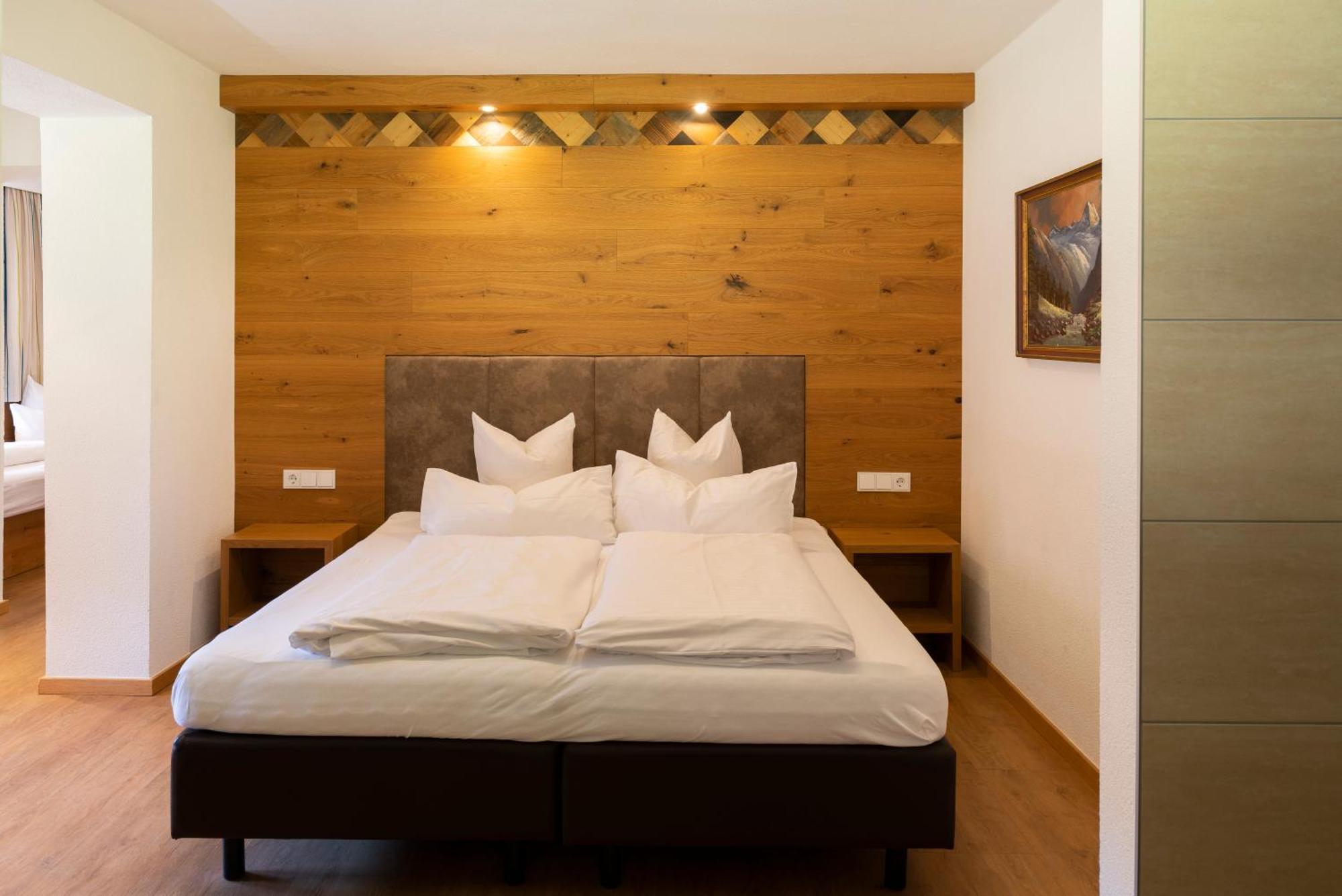 אישגל Alpenhotel Erika מראה חיצוני תמונה