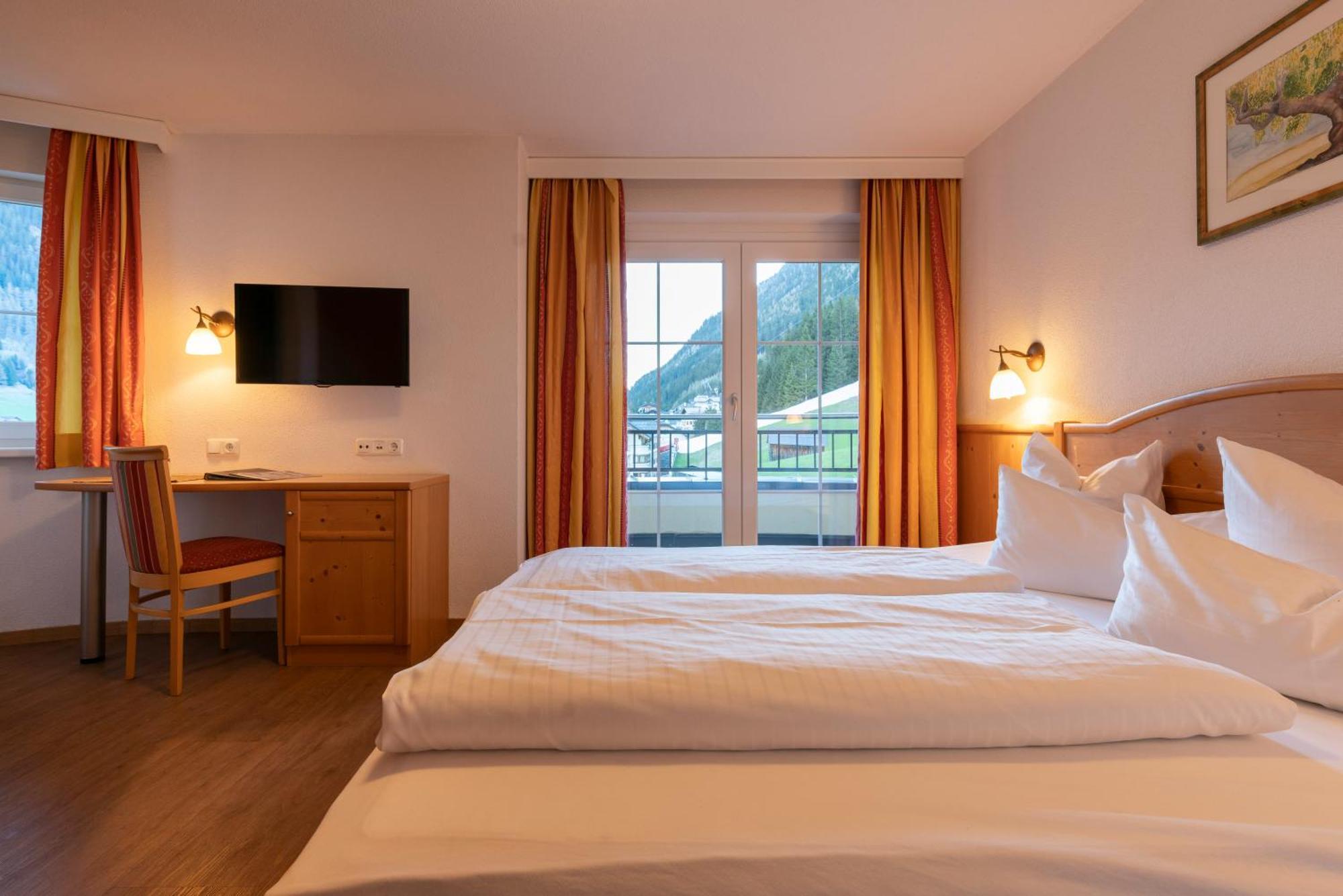 אישגל Alpenhotel Erika מראה חיצוני תמונה