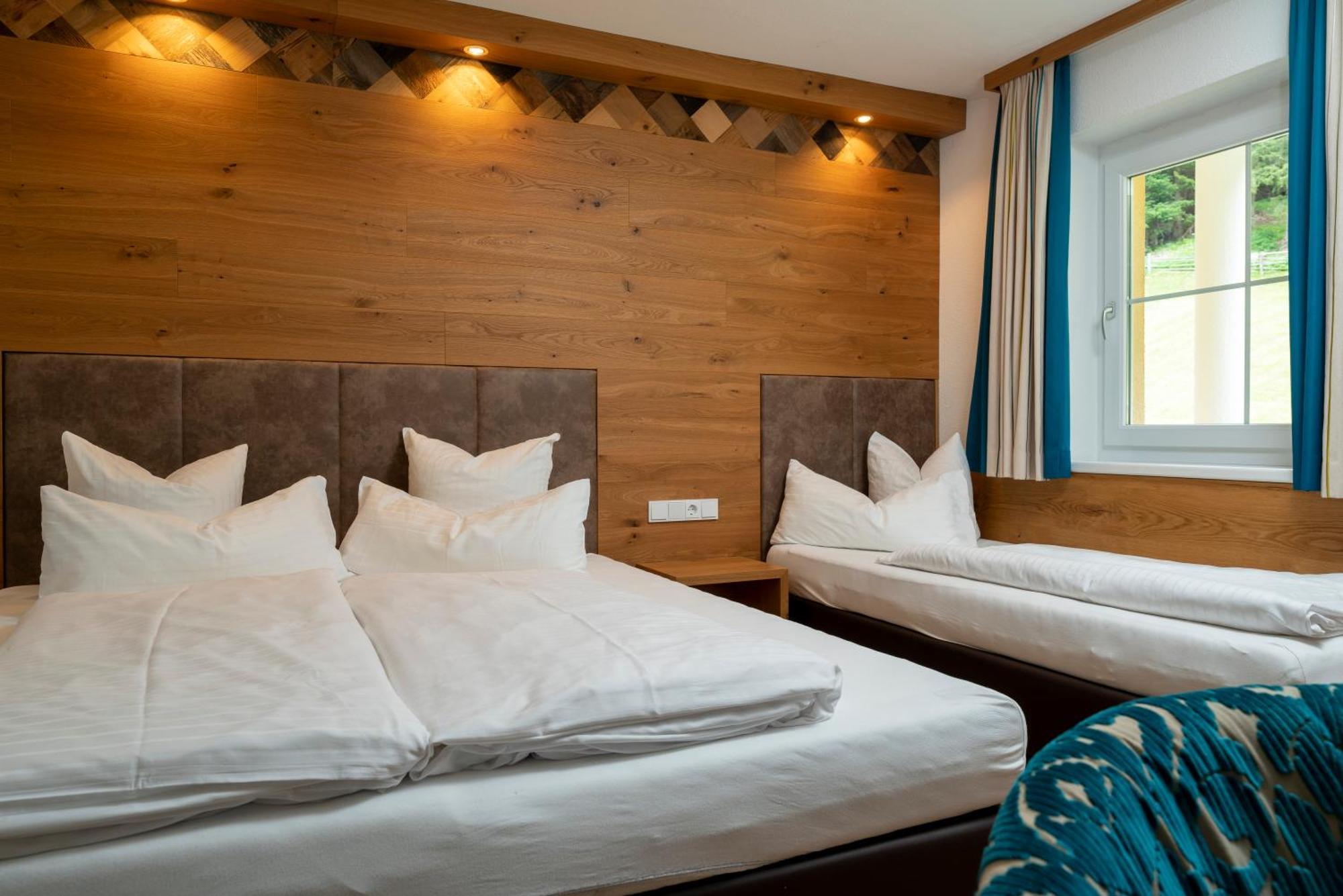 אישגל Alpenhotel Erika מראה חיצוני תמונה
